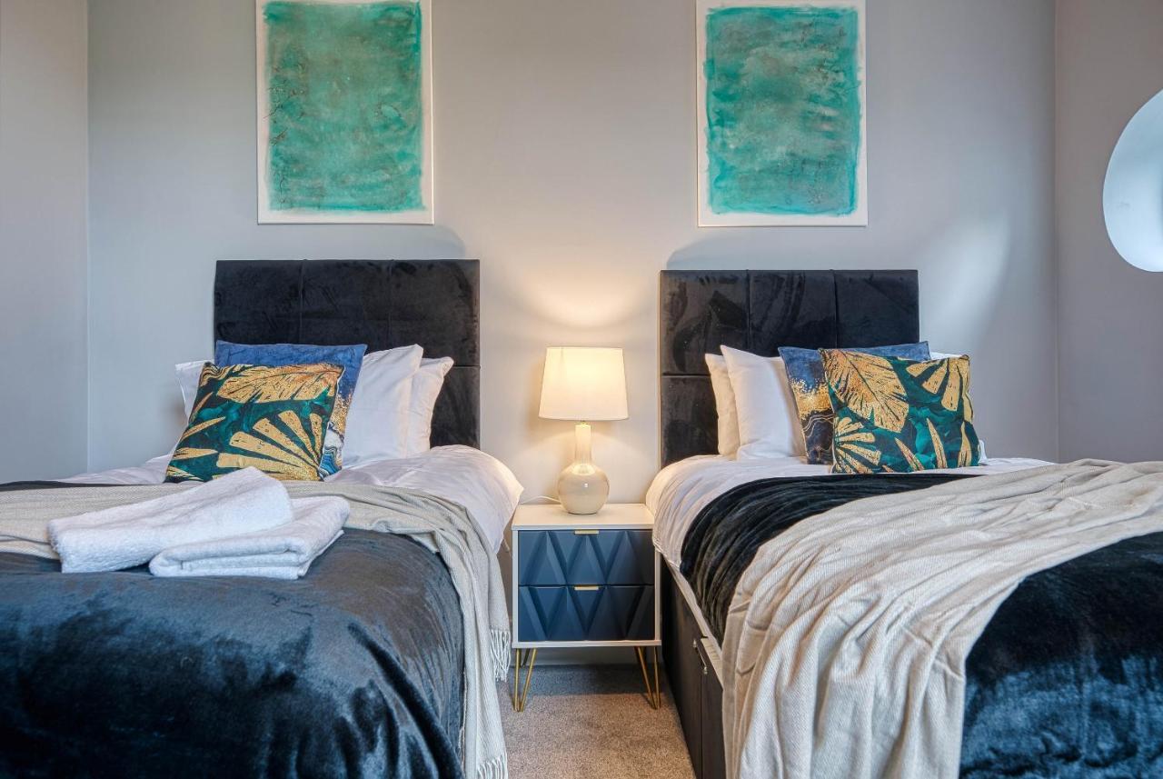 Spacious Nottingham Abode - Sleeps 16 Exteriör bild