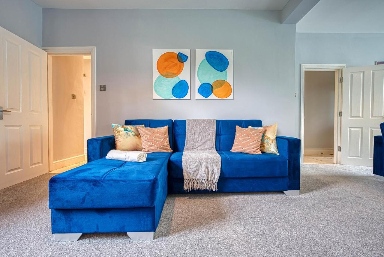 Spacious Nottingham Abode - Sleeps 16 Exteriör bild