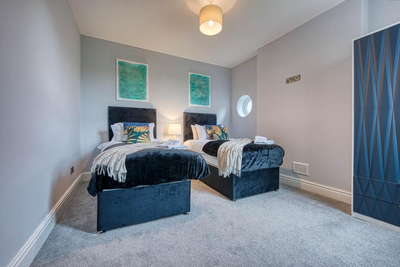 Spacious Nottingham Abode - Sleeps 16 Exteriör bild