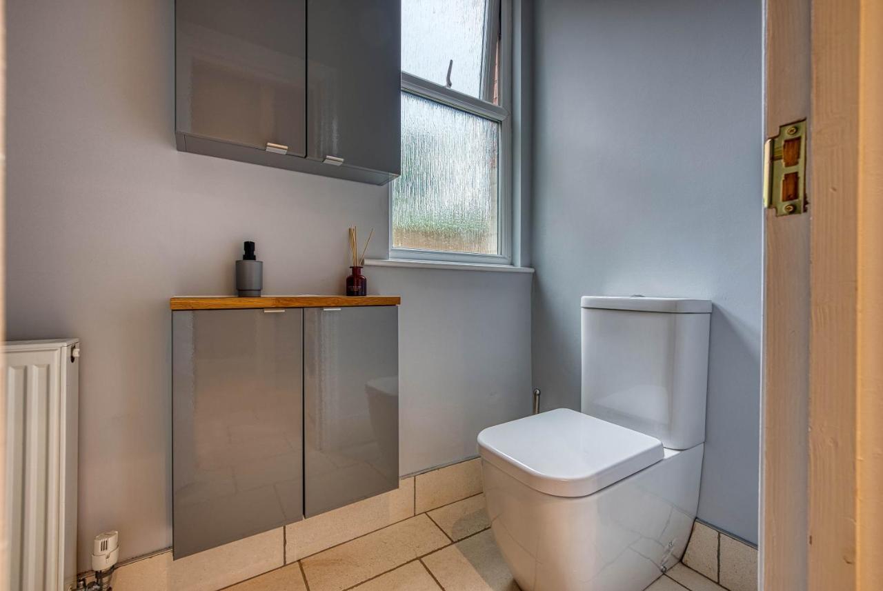 Spacious Nottingham Abode - Sleeps 16 Exteriör bild