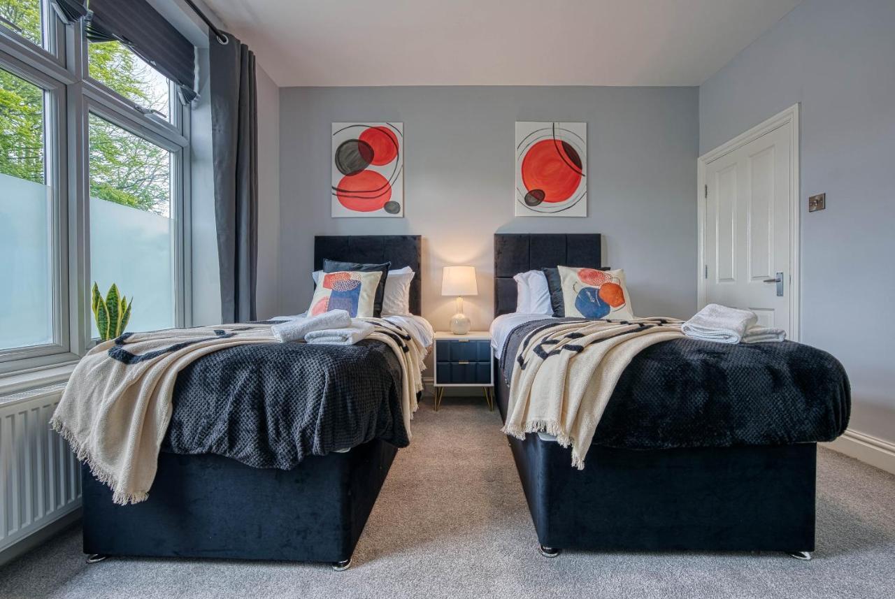 Spacious Nottingham Abode - Sleeps 16 Exteriör bild