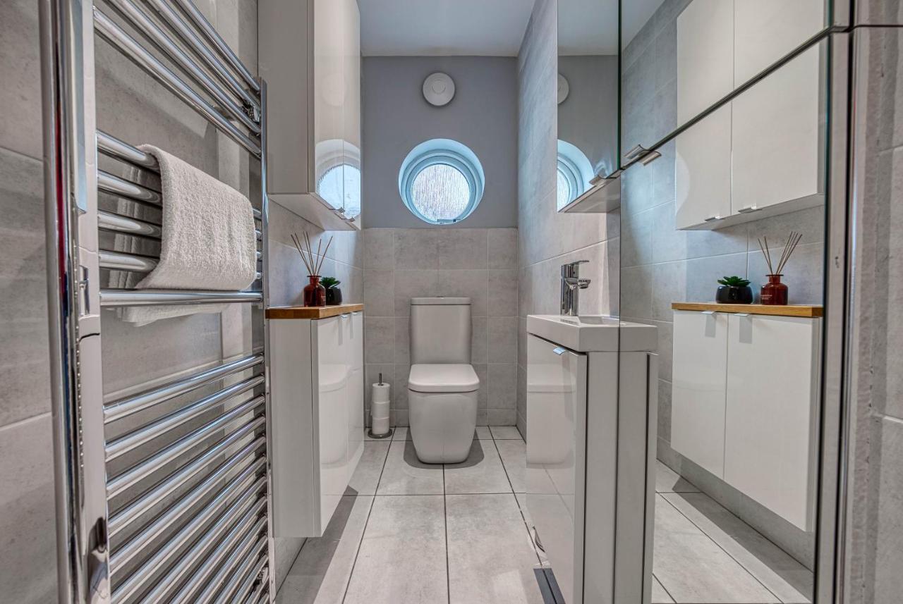 Spacious Nottingham Abode - Sleeps 16 Exteriör bild
